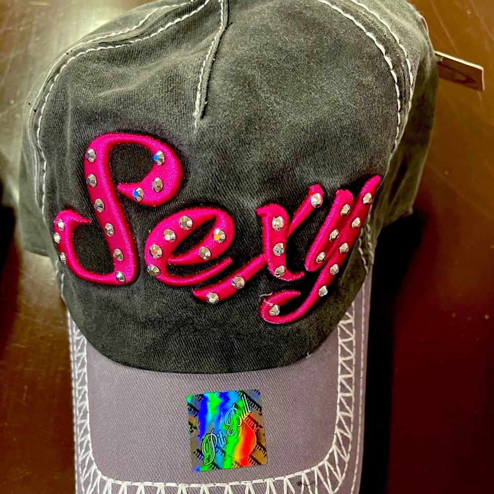 She’s A Xexy Hat